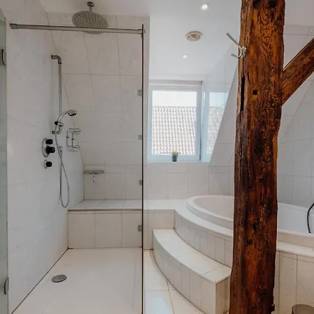 Luxurioese Und Stilvolle In Bester Lage Bremens *