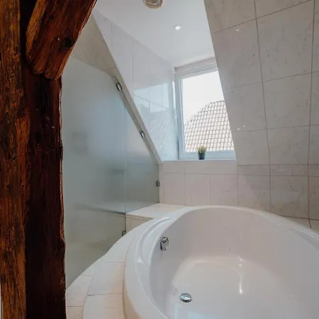 Luxurioese Und Stilvolle In Bester Lage Bremens Lejlighed