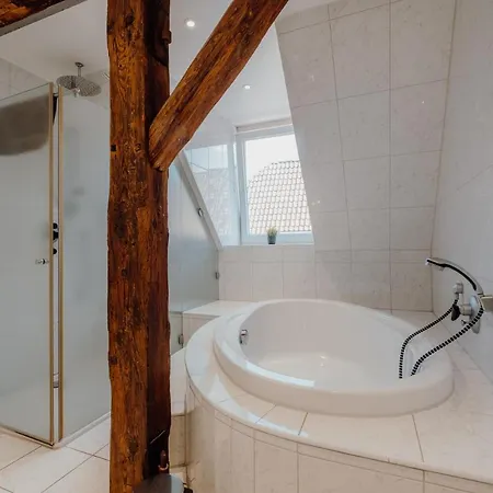 Luxurioese Und Stilvolle In Bester Lage Bremens Brema